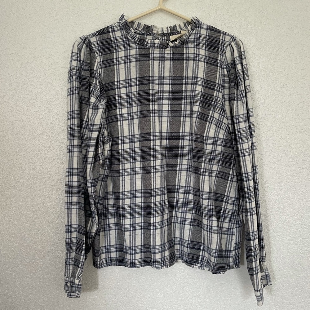 Universal Thread plaid bubble sleeve blouse